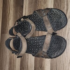 MAGELLAN Outdoors Brown Sandals  Mens Size 13